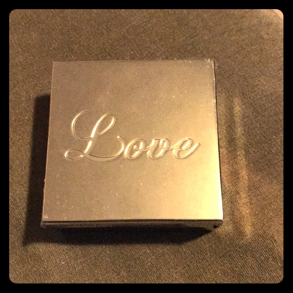 Jewelry box